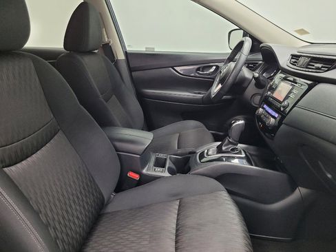 Used 2017 Nissan Rogue SV image 21