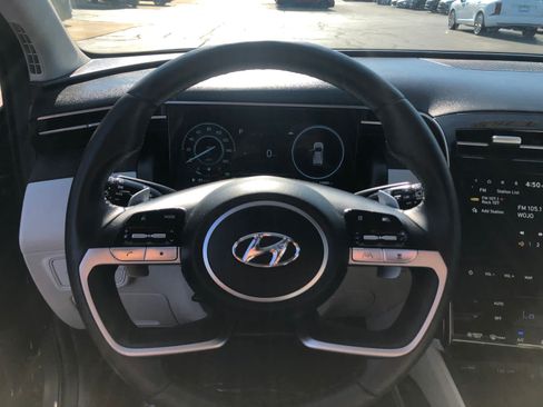 Certified 2024 Hyundai Tucson Limited AWD/4WD image 9