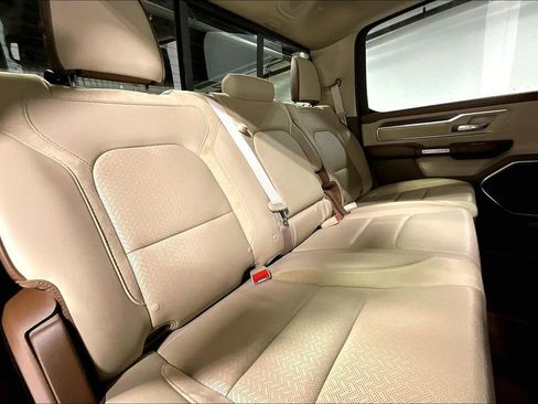 Used 2019 RAM 1500 Laramie image 36