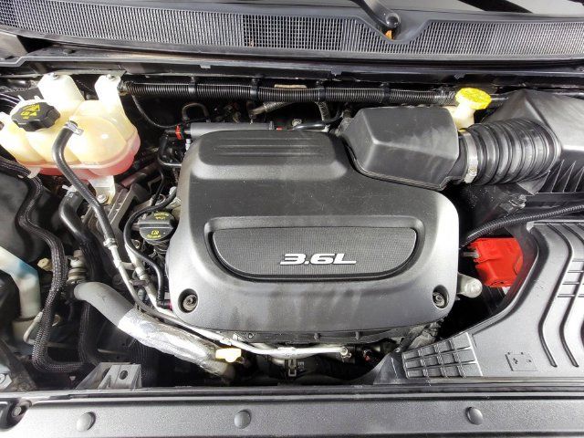 Used 2017 Chrysler Pacifica Touring-L FWD image 34