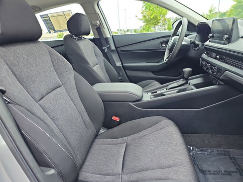 Used 2024 Honda Accord EX image 10
