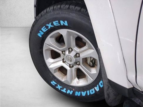 Used 2016 Toyota 4Runner SR5 RWD image 10