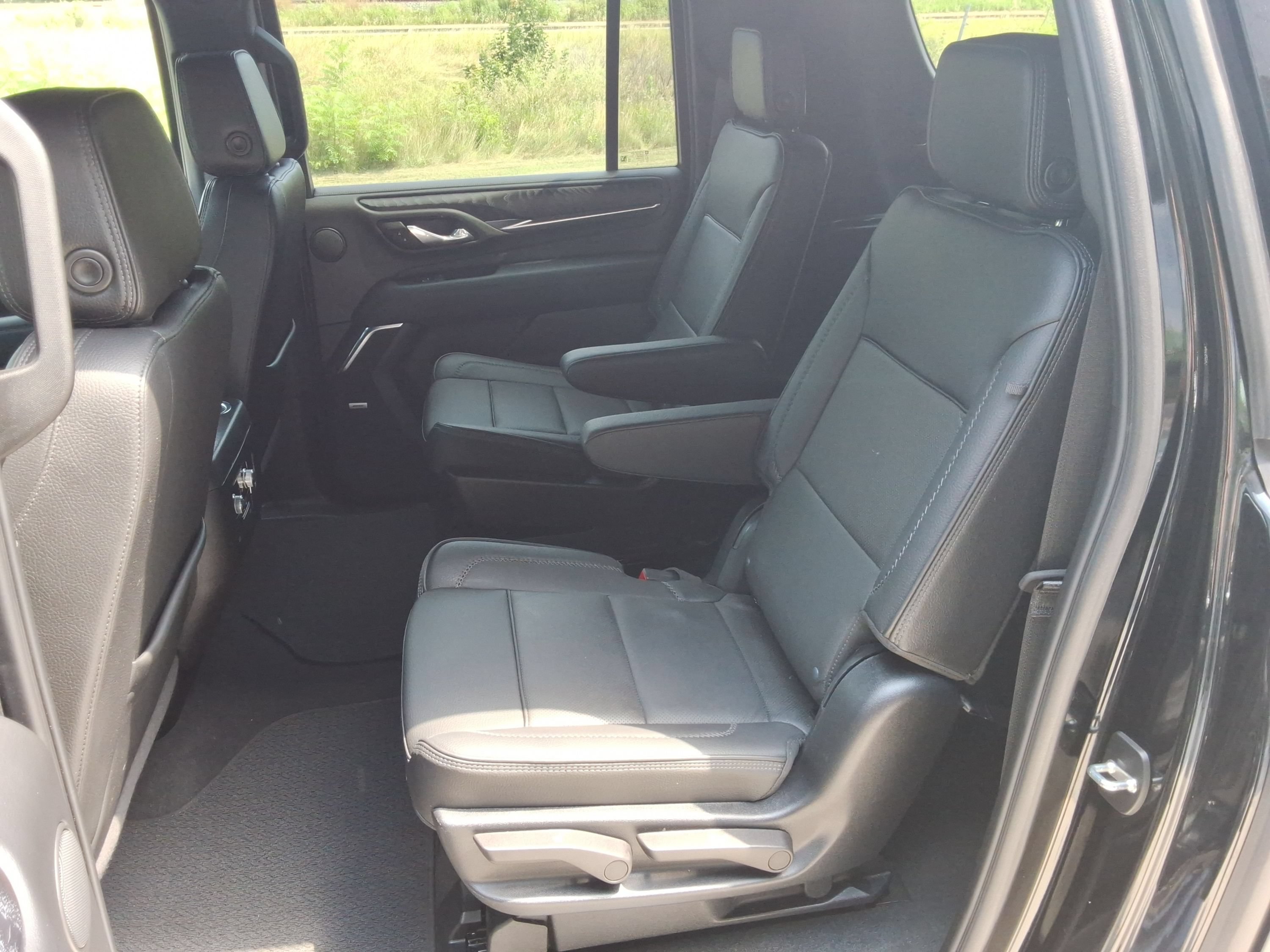 Used 2024 GMC Yukon XL Denali AWD/4WD image 34
