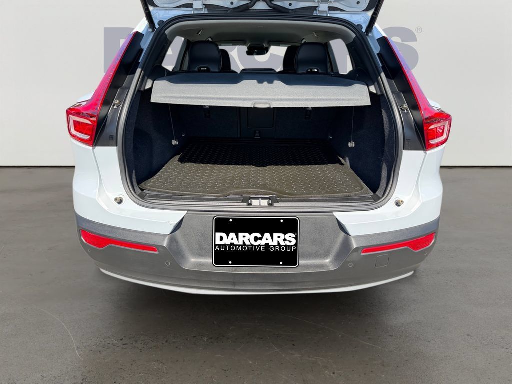 Used 2021 Volvo XC40 T5 Momentum AWD/4WD image 11