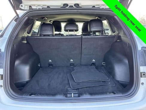 Used 2023 Jeep Compass Latitude image 34