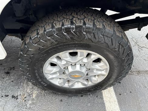 Used 2021 Chevrolet Silverado 3500 LT w/ Convenience Package image 13