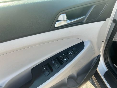 Used 2017 Hyundai Tucson SE w/ Cargo Package FWD image 16