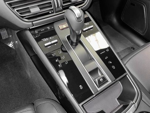 New 2026 Porsche Macan image 29