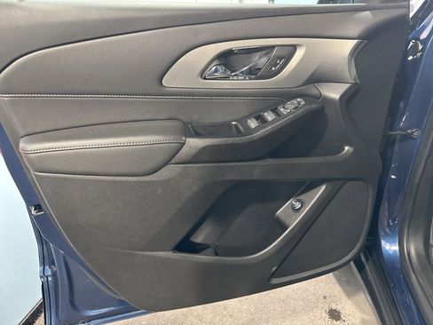 Used 2023 Chevrolet Traverse LT image 33