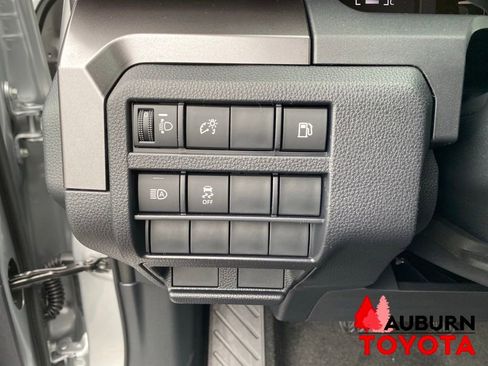 New 2026 Toyota 4Runner SR5 AWD/4WD image 30