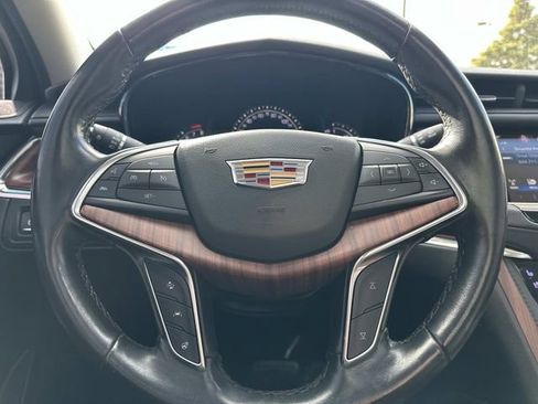 Used 2019 Cadillac XT5 Premium Luxury w/ Driver Assist Package AWD/4WD image 20