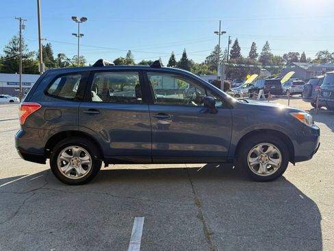 Used 2014 Subaru Forester 2.5i AWD/4WD image 9