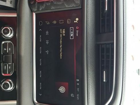 Used 2023 GMC Yukon Denali image 43