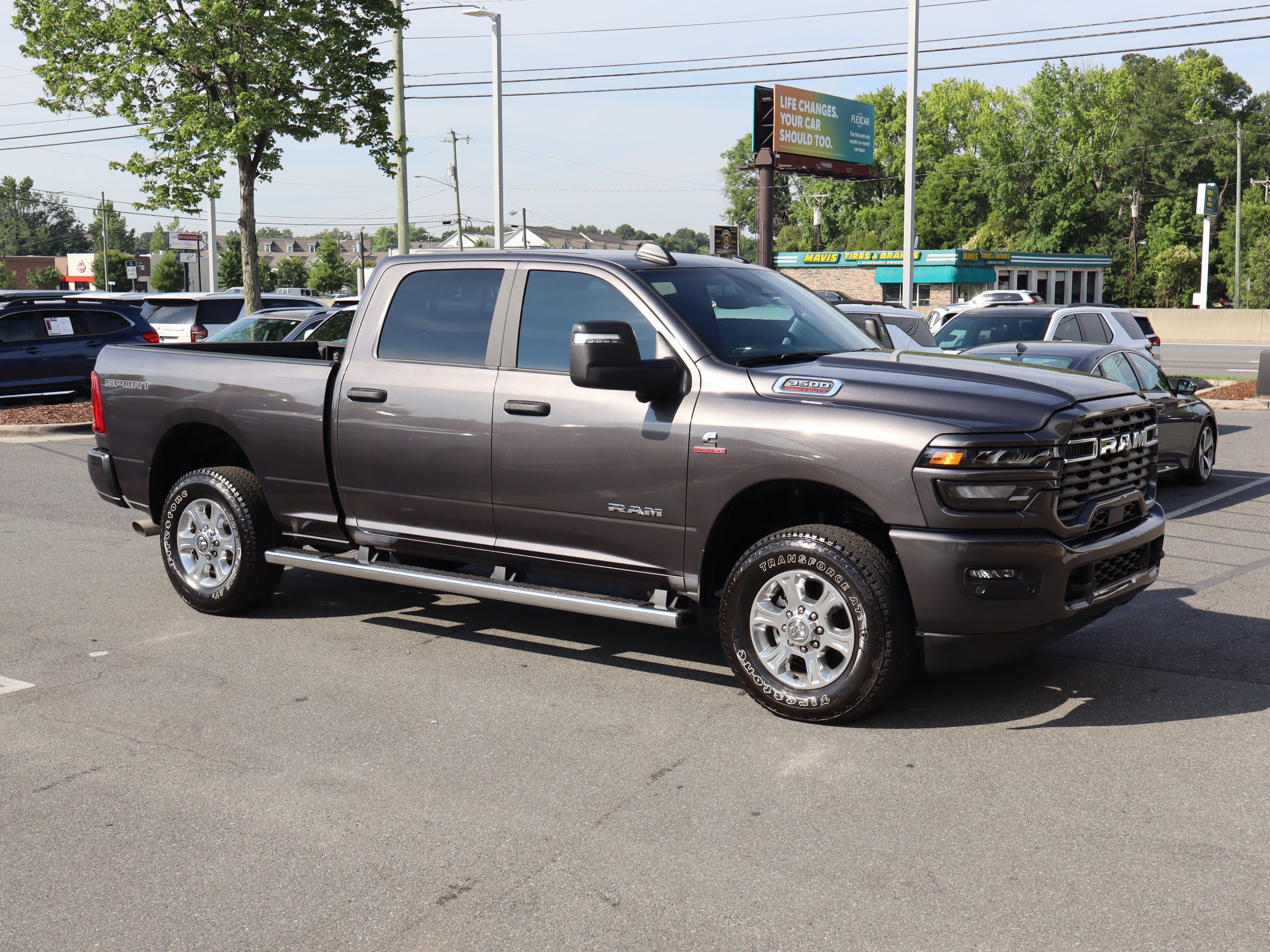 Used 2025 RAM 3500 Big Horn AWD/4WD image 2