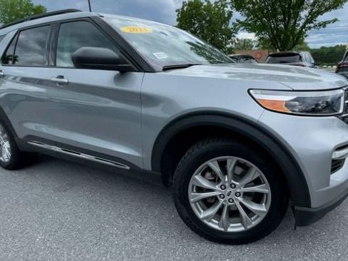 Certified 2023 Ford Explorer XLT w/ Equipment Group 202A AWD/4WD image 8