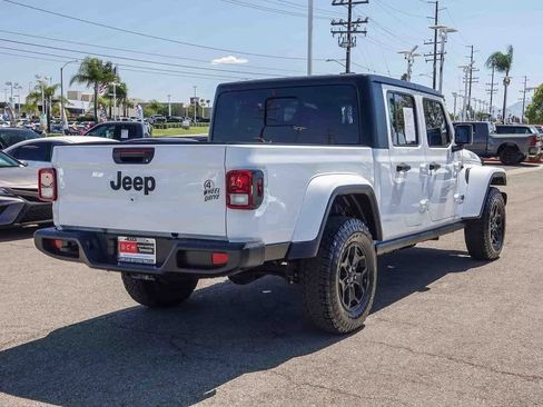 Certified 2022 Jeep Gladiator Sport image 4