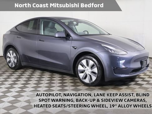 Used 2023 Tesla Model Y Long Range AWD/4WD image 1