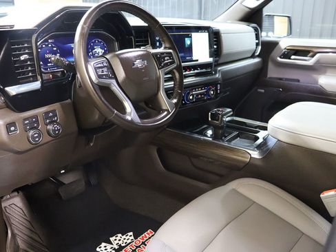 Used 2024 Chevrolet Silverado 1500 LT Trail Boss w/ Convenience Package II image 45