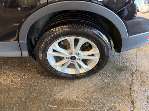 Used 2018 Ford Escape SE AWD/4WD image 26