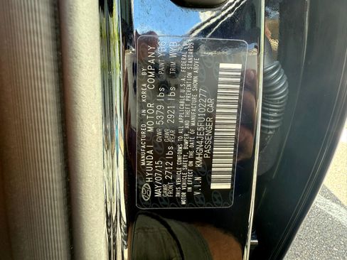 Used 2015 Hyundai Genesis 3.8 image 36