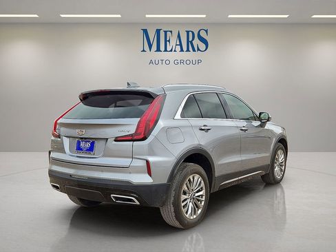 Used 2024 Cadillac XT4 Premium Luxury image 5