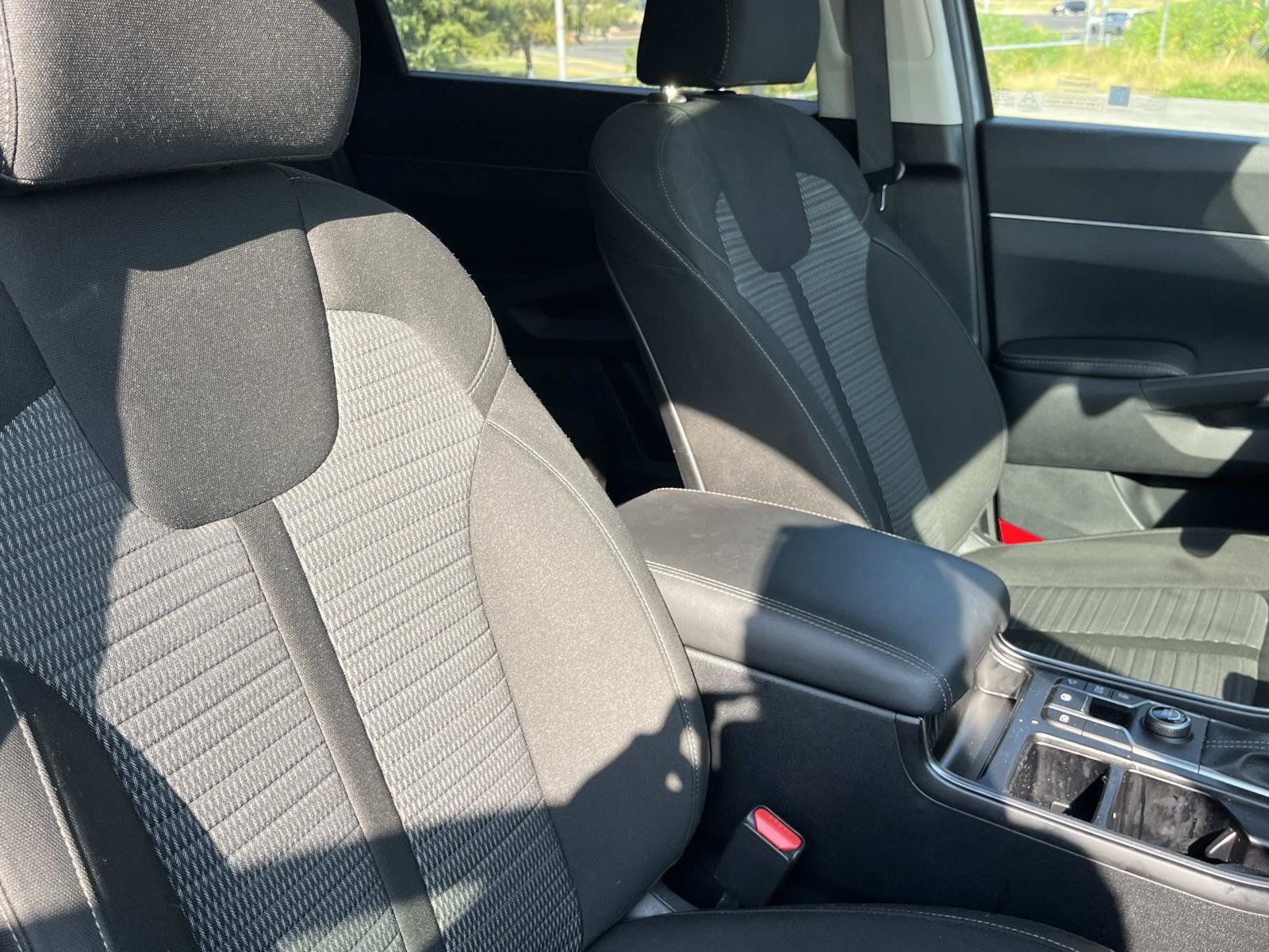 Used 2025 Kia Sorento LX FWD image 38