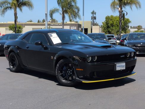 Used 2023 Dodge Challenger R/T Scat Pack RWD image 2