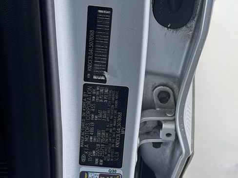 Used 2020 Kia Niro EX Premium image 40