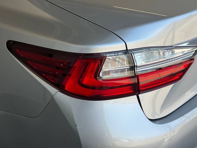 Used 2018 Lexus ES 350 w/ Premier Package FWD image 16