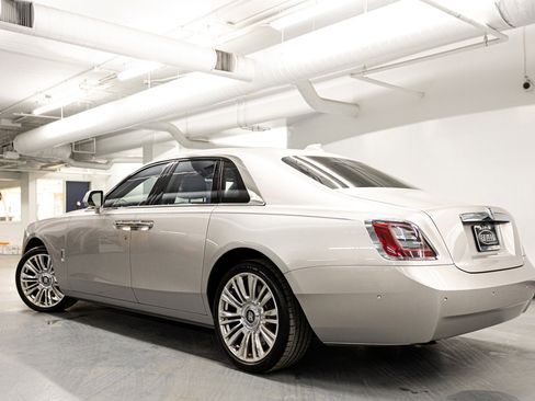 Used 2022 Rolls-Royce Ghost w/ Ghost Package image 57