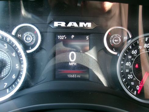 Certified 2025 RAM 1500 Tradesman w/ Night Edition AWD/4WD image 13