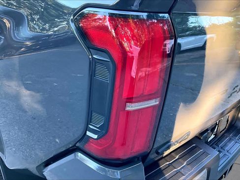 Certified 2024 Toyota Tacoma SR5 AWD/4WD image 26