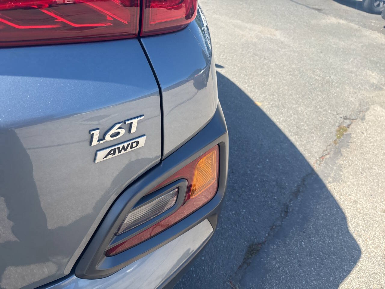 Used 2019 Hyundai Kona Limited AWD/4WD image 6