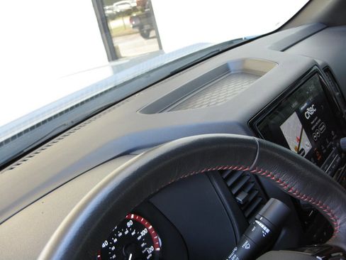 Used 2023 Nissan Frontier PRO-4X w/ Pro-4X Premium Package image 25