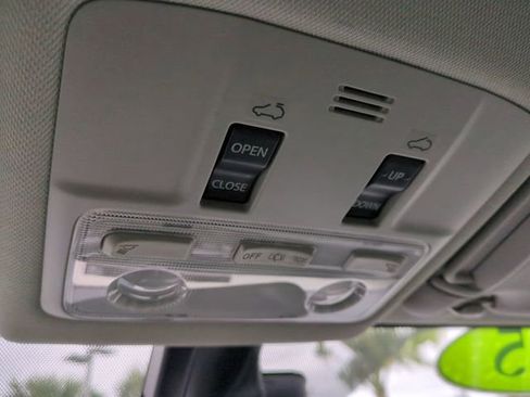 Used 2015 Toyota RAV4 Limited w/ Technology Package image 24