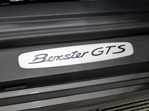 Used 2018 Porsche 718 Boxster GTS image 15