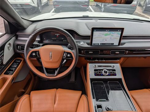 Used 2024 Lincoln Aviator Black Label w/ Jet Package AWD/4WD image 18
