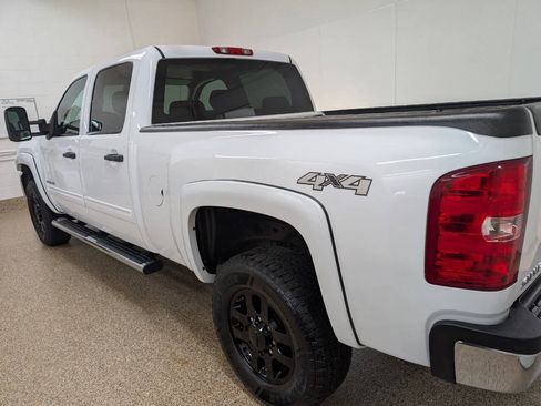 Used 2014 Chevrolet Silverado 2500 LT AWD/4WD image 3