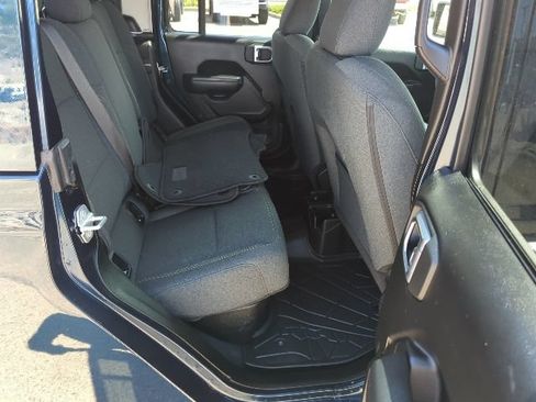 Certified 2025 Jeep Gladiator Sport AWD/4WD image 20
