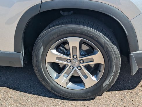 Used 2025 Honda Pilot EX-L image 9