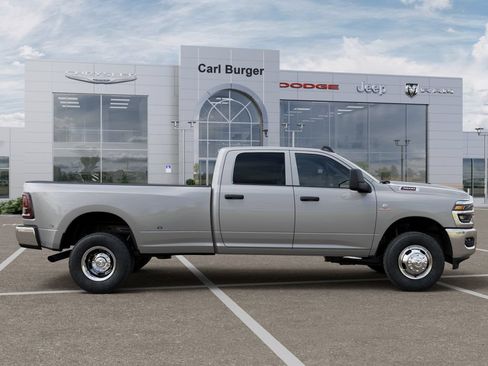 New 2026 RAM 3500 Tradesman AWD/4WD image 21