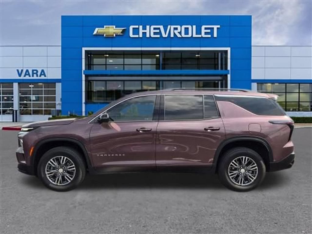 Used 2024 Chevrolet Traverse LT w/ Enhanced Driving Package FWD image 2