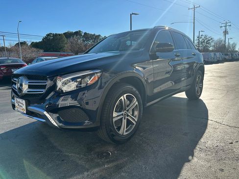 Used 2018 Mercedes-Benz GLC 300 4MATIC image 4