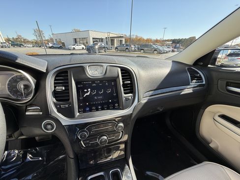 Used 2023 Chrysler 300 Touring L w/ Popular Equipment Group image 18