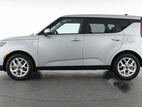 Used 2025 Kia Soul LX w/ LX Technology Package image 5