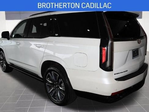Certified 2024 Cadillac Escalade Sport Platinum w/ Heavy-Duty Trailer Package image 4