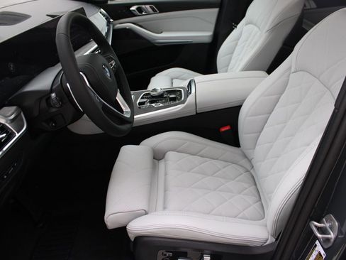 New 2026 BMW X5 sDrive40i image 5