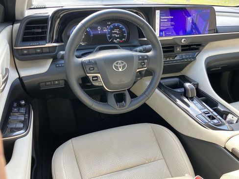 Used 2026 Toyota Crown w/ Advanced Technology Package AWD/4WD image 17