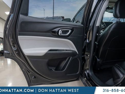 Used 2022 Jeep Compass Limited AWD/4WD image 17