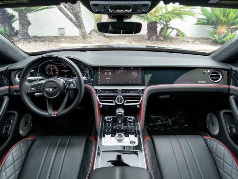 Used 2024 Bentley Flying Spur W12 AWD/4WD image 4